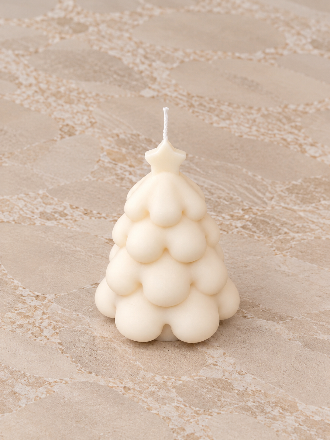 Winterbaum Kerze – handgemachte Kerze aus Rapswachs von Loom&Light