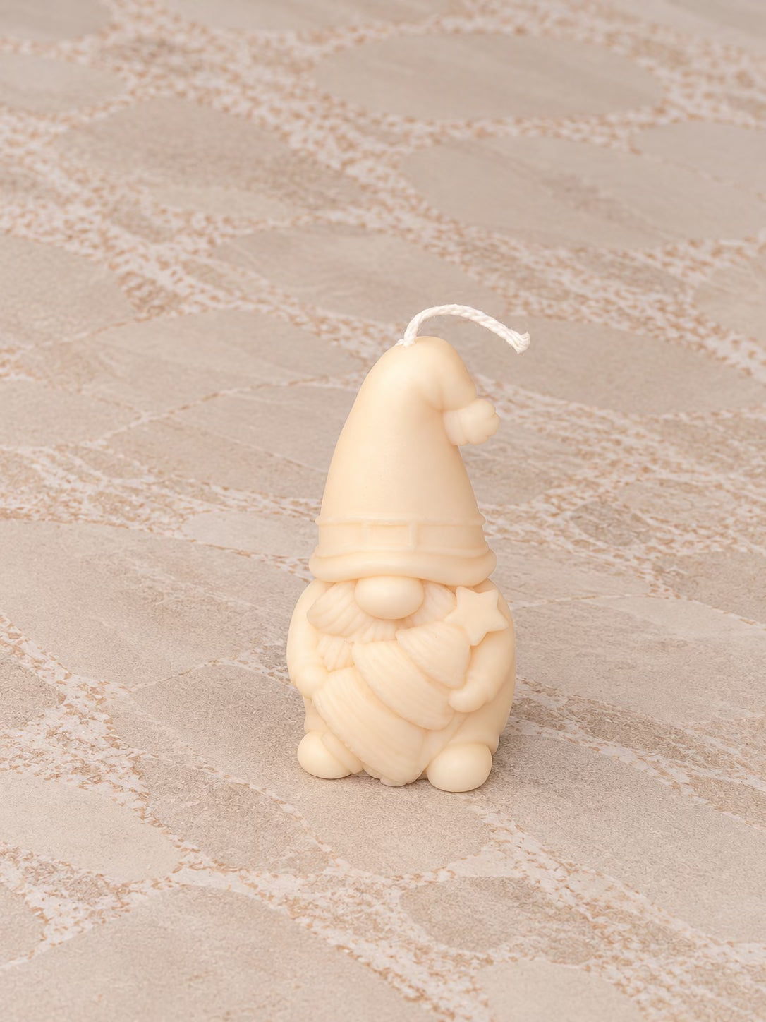 Weihnachtswichtel Kerzen – handgemachte Figurenkerze aus Rapswachs von Loom&Light